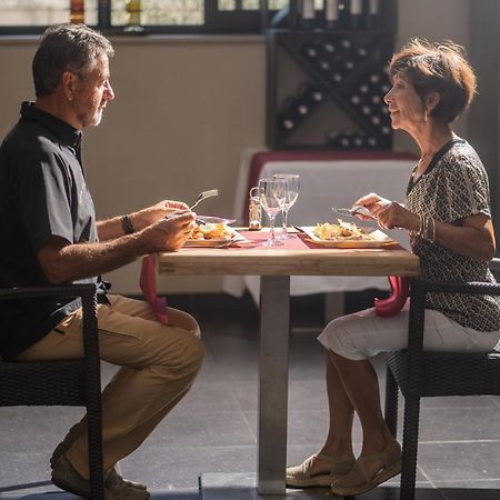 Hotel Cap Vert En Aveyron サンタフリク エクステリア 写真