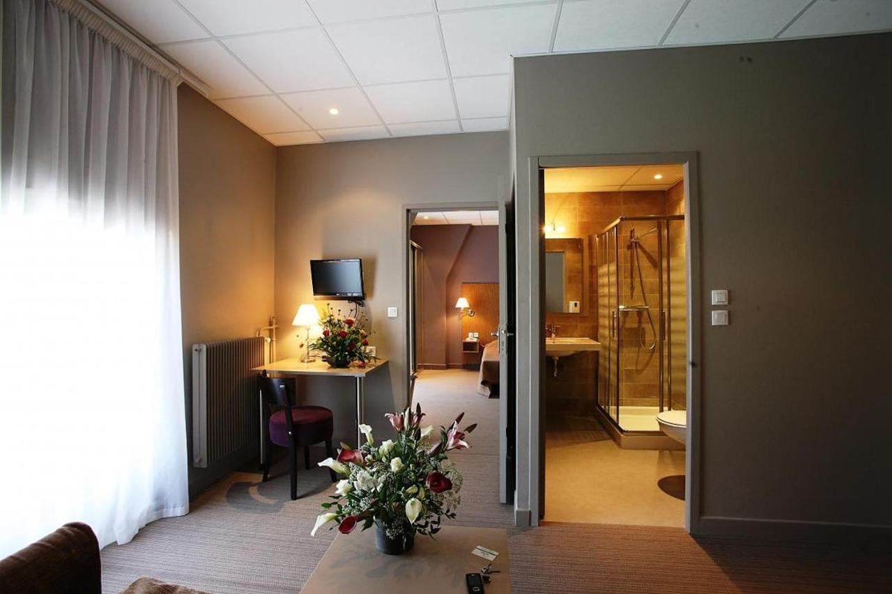 Hotel Cap Vert En Aveyron サンタフリク エクステリア 写真