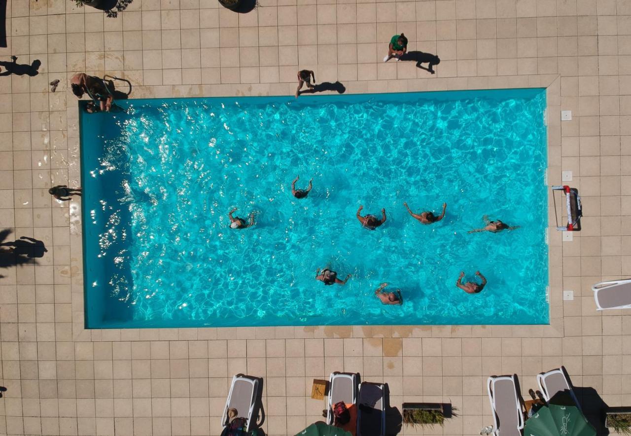 Hotel Cap Vert En Aveyron サンタフリク エクステリア 写真